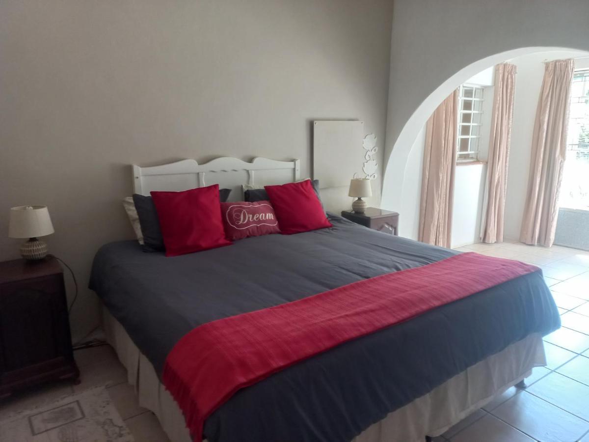 Orange Elephant Backpackers Pansiyon Addo Dış mekan fotoğraf